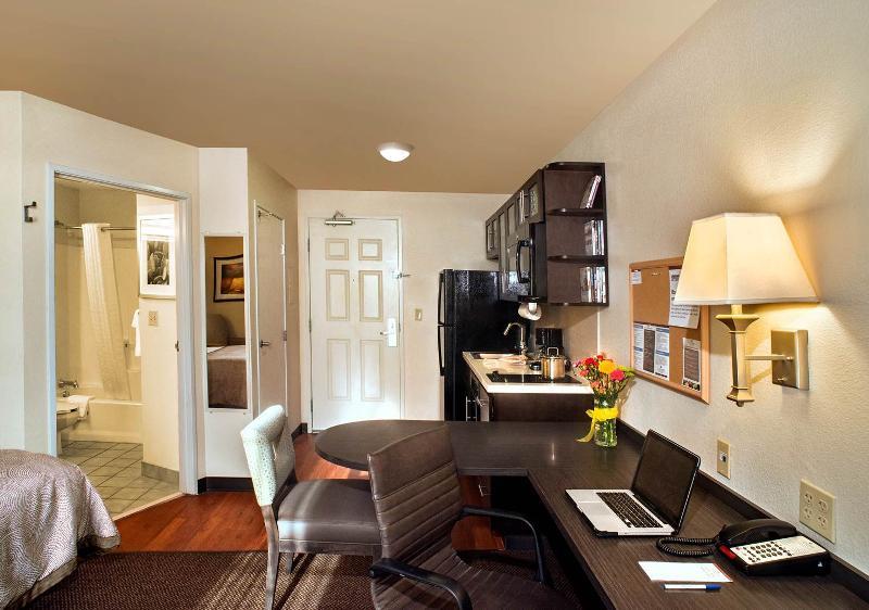 Candlewood Suites Austin-Round Rock By Ihg Экстерьер фото